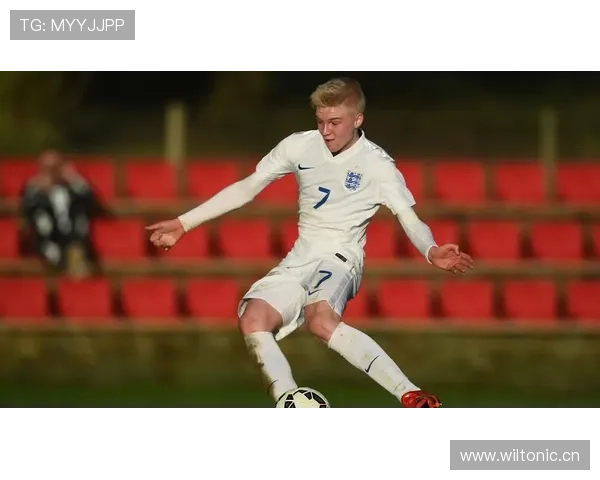 弗拉霍维奇:从新星到核心中锋的荣誉与责任解析 弗拉霍维奇:从新星到核心中锋的荣誉与责任解析